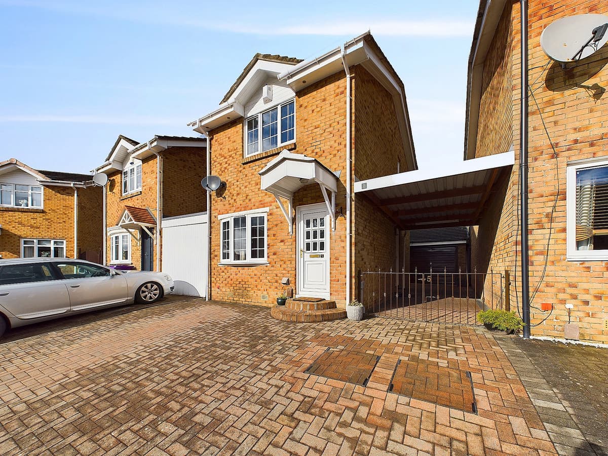 Woodhill Crescent, North Ayrshire, Irvine, KA11 1QR