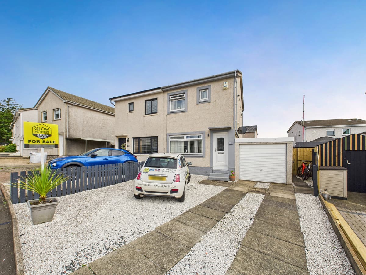 Cathkin Place, Kilwinning, KA13 6TP