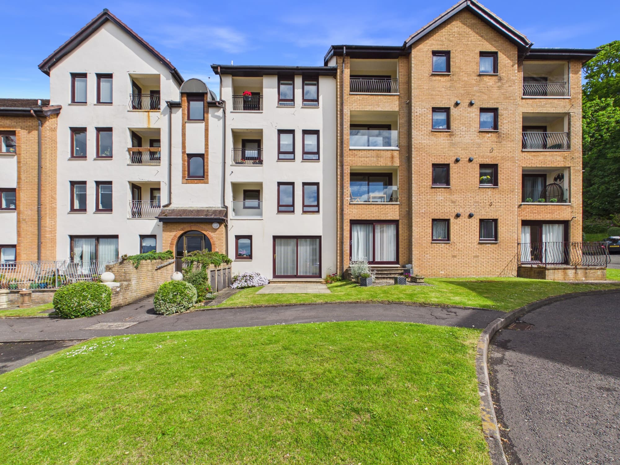 Hollywood, Largs, North Ayrshire, KA30 9JL